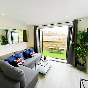 https://lux-apartments-in-bermondsey.cambridgehotelsuk.com